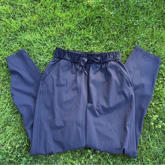 Lululemon Keep Moving Pants | Black | Size 4 - Picture 12 of 14